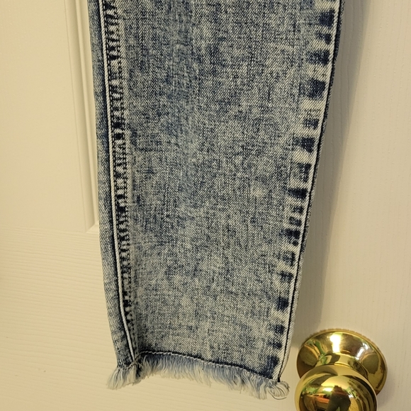 Hollister acid washed jeans - Picture 5 of 9